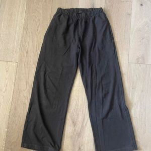 Brandy Melville Anastasia wide leg sweat OS, brand new condition